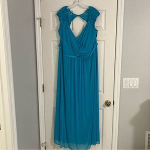 David’s bridal gown size 24 Malibu blue NWT